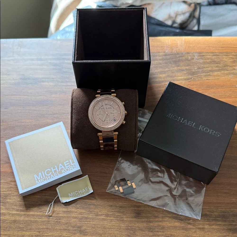 Michael Kors Rose Gold and Crystal Watch - Picture 8 of 8